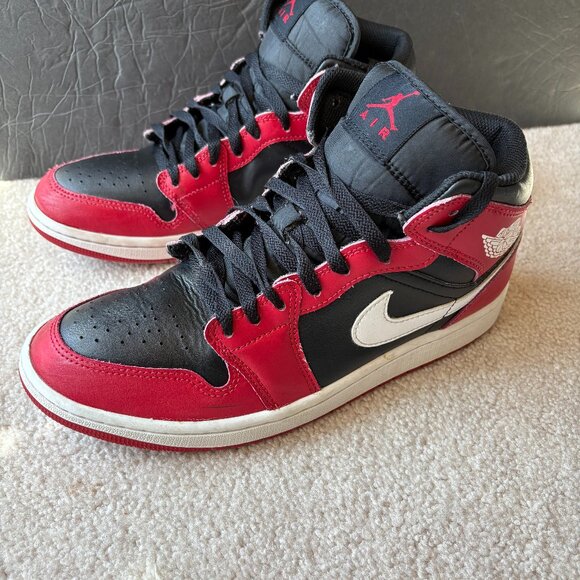 Nike Air Jordan 1 Men's Size 9 Basketball shoes Mid Gym Red Black DQ8426-061 - Picture 1 of 11